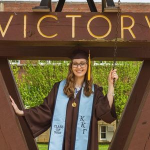 Meet your Posher, Lauren